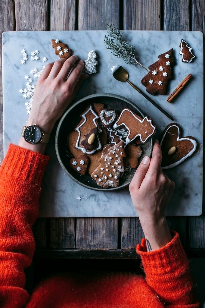 Für Die Feiertage Brownie Mix Cookies Und Pink Frosted Brownie Ornaments